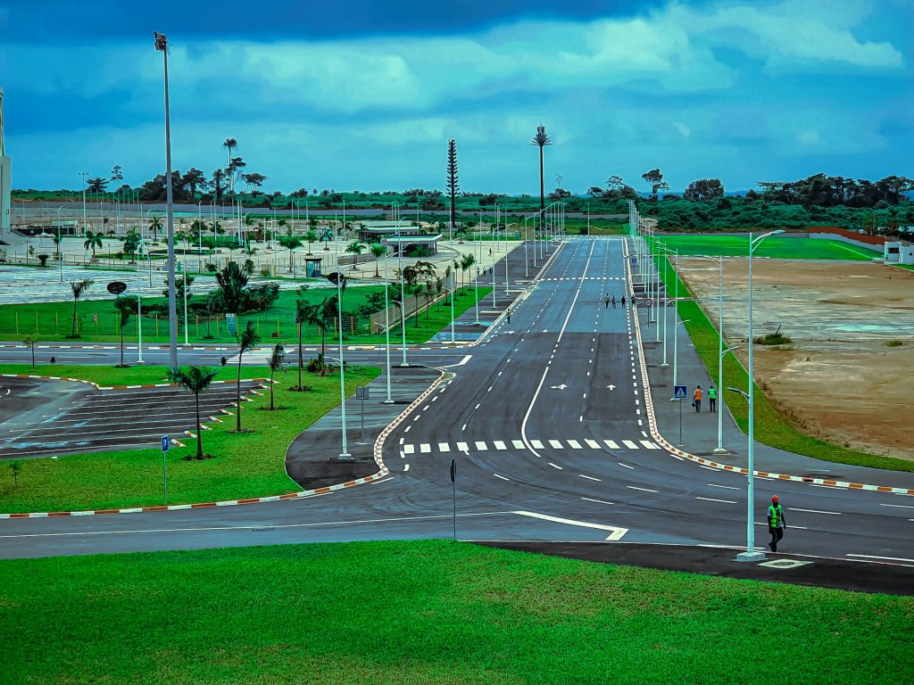 Abords du stade d'Ebimpé, Abidjan