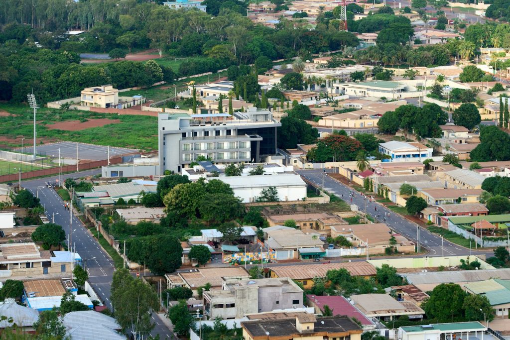 Vue aérienne d'une ville ivoirienne